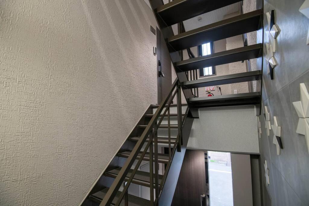 Apartment 浅草禅心居301室 浅草駅徒歩15分 2024年4月ニューオープン 43平米丸貸し切り ダブルベット2台と畳敷き布団2組 家庭式用品設備完備 Präfektur Tokio